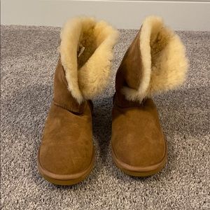 Brown sheepskin boots
